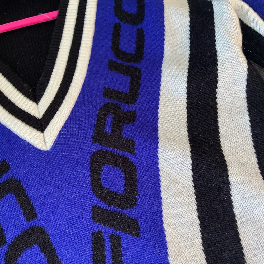FIORUCCI 💙 v neck sweater - Picture 7 of 8